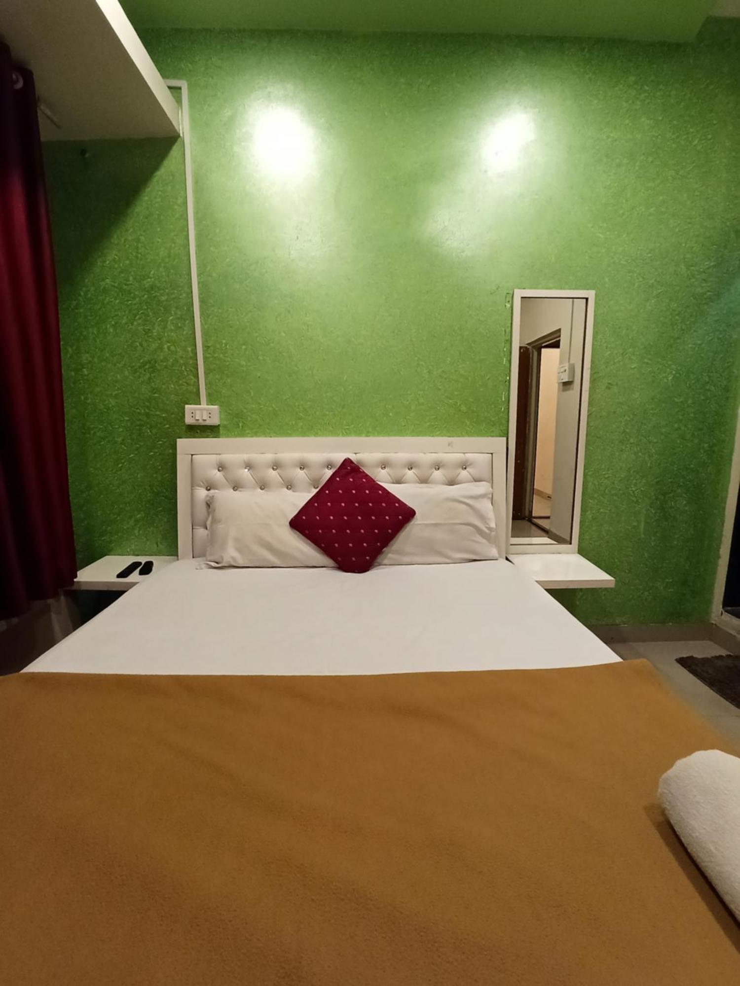 פונה Malwade Motel מראה חיצוני תמונה